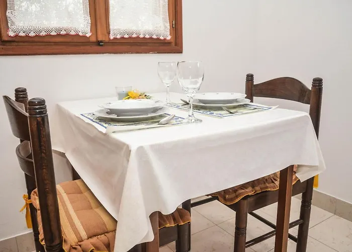 House Zelanto Mali Tkon